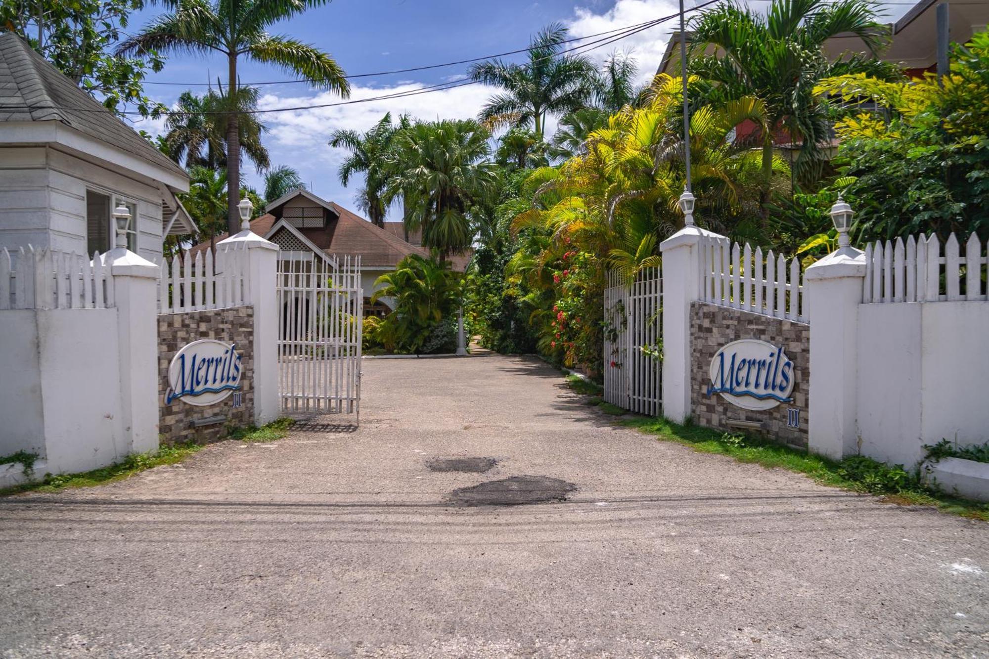 Merrils Beach Resort II Negril Exterior photo