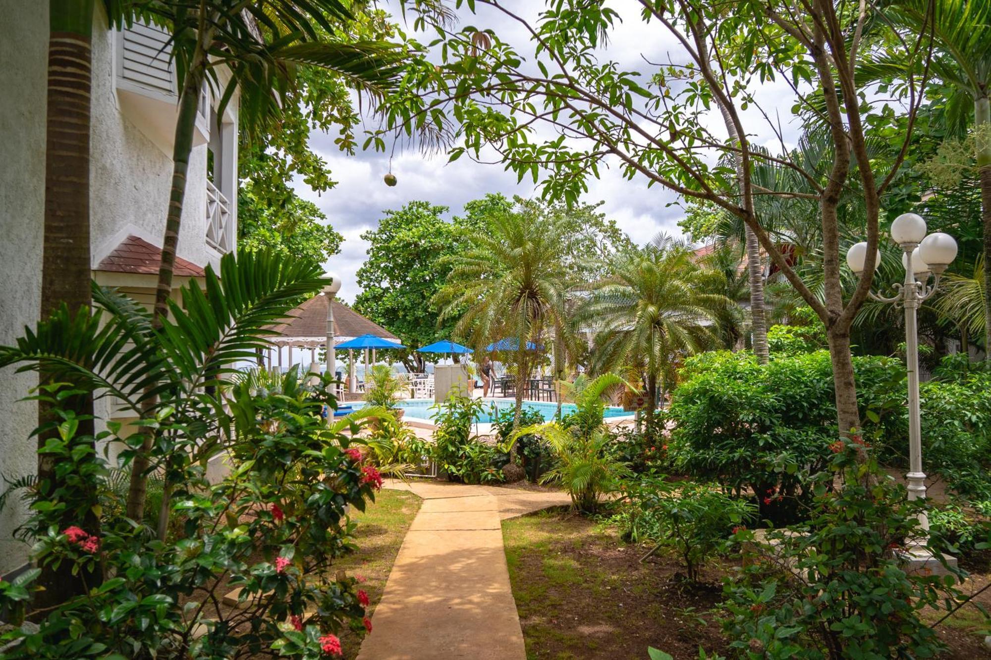 Merrils Beach Resort II Negril Exterior photo